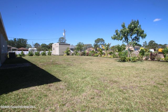 507 Haleybury Street SW, Palm Bay, FL 32908