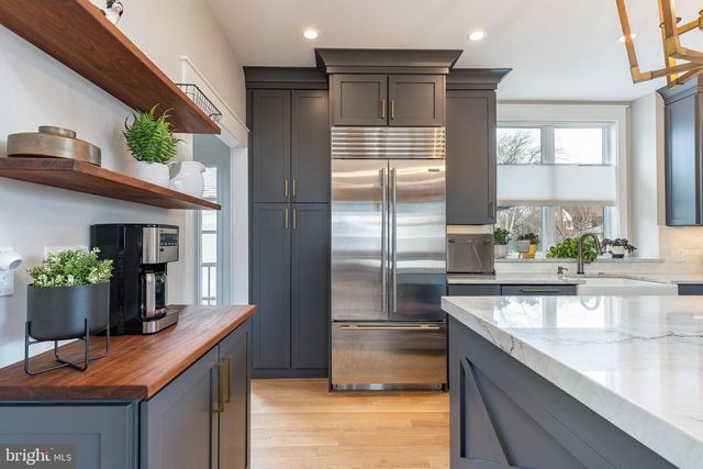 209 E GORGAS LN, Philadelphia, PA 19119