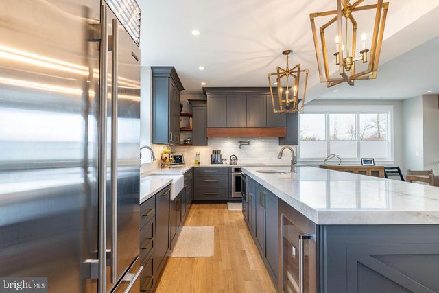 209 E GORGAS LN, Philadelphia, PA 19119