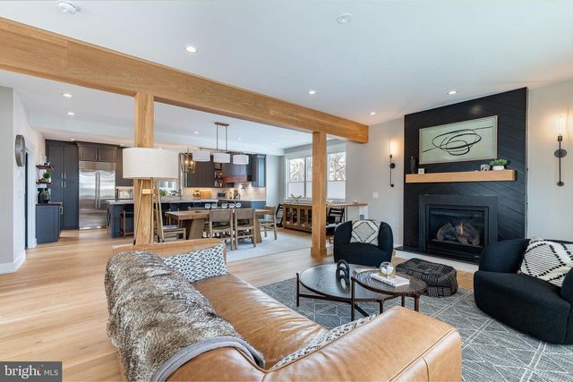 209 E GORGAS LN, Philadelphia, PA 19119