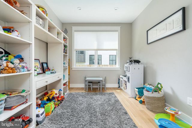 209 E GORGAS LN, Philadelphia, PA 19119