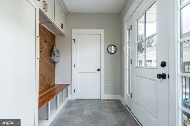 209 E GORGAS LN, Philadelphia, PA 19119