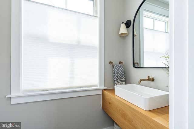 209 E GORGAS LN, Philadelphia, PA 19119