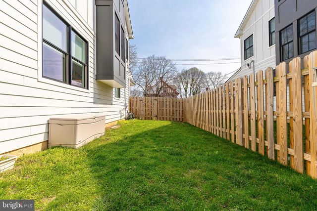 209 E GORGAS LN, Philadelphia, PA 19119