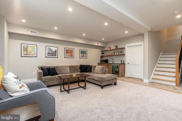 209 E GORGAS LN, Philadelphia, PA 19119