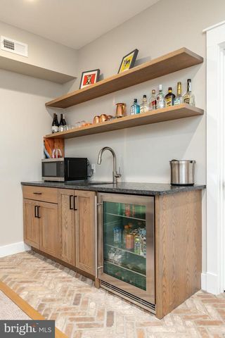 209 E GORGAS LN, Philadelphia, PA 19119