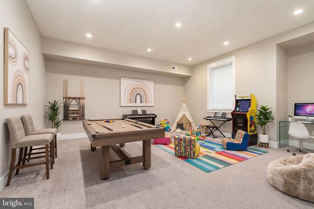 209 E GORGAS LN, Philadelphia, PA 19119