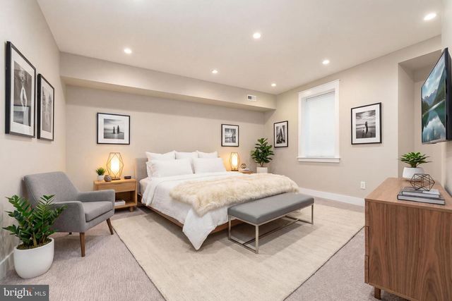 209 E GORGAS LN, Philadelphia, PA 19119