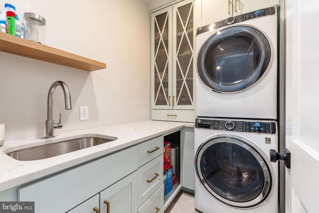 209 E GORGAS LN, Philadelphia, PA 19119