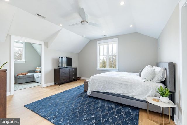 209 E GORGAS LN, Philadelphia, PA 19119