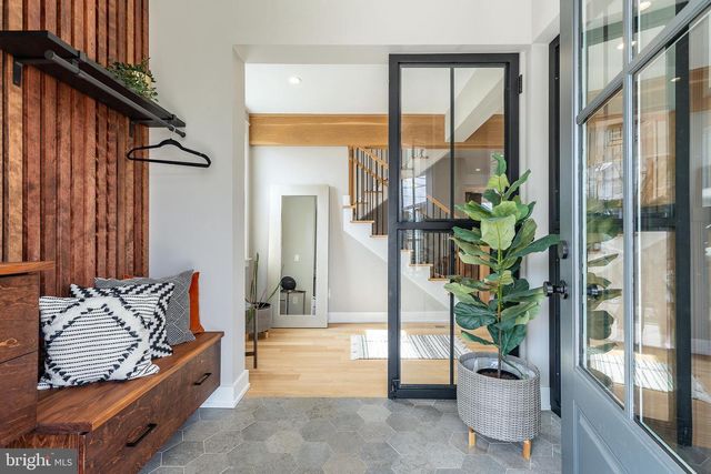 209 E GORGAS LN, Philadelphia, PA 19119