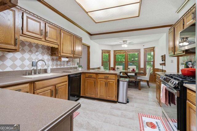 280 Deer Trace Drive, Mcdonough, GA 30253
