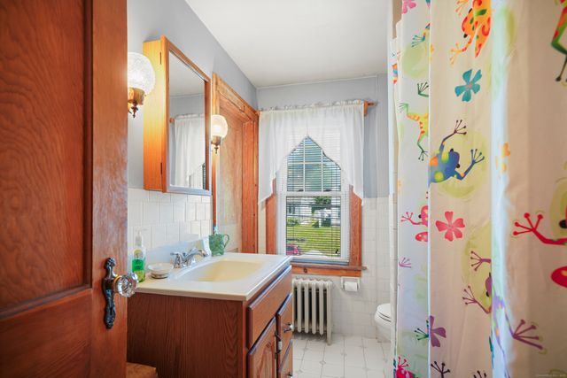 71 Columbus Avenue, Meriden, CT 06451