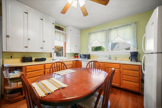 71 Columbus Avenue, Meriden, CT 06451