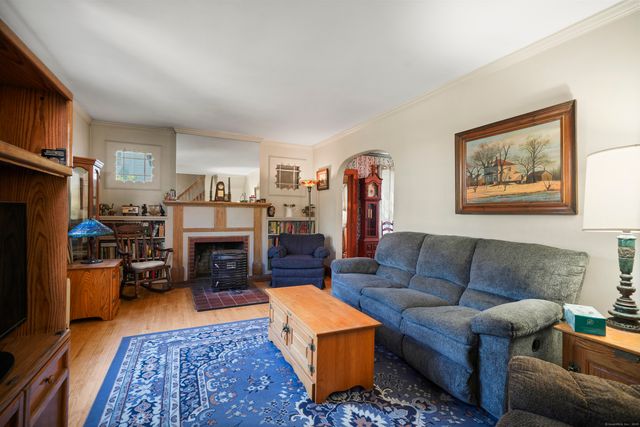 71 Columbus Avenue, Meriden, CT 06451