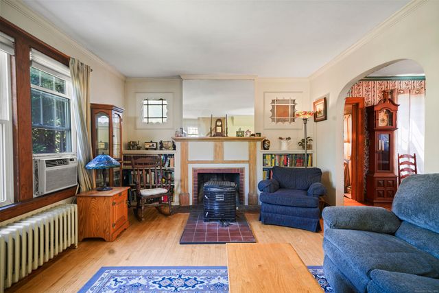 71 Columbus Avenue, Meriden, CT 06451