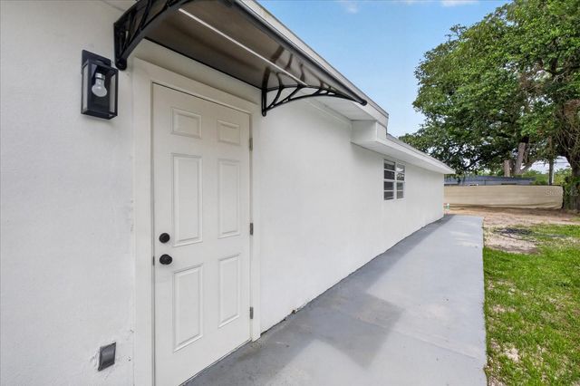 4019 MCLANE DRIVE, Tampa, FL 33610