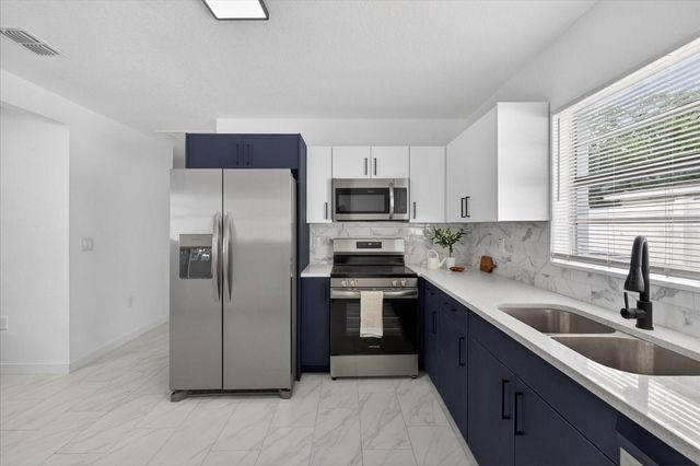 4019 MCLANE DRIVE, Tampa, FL 33610