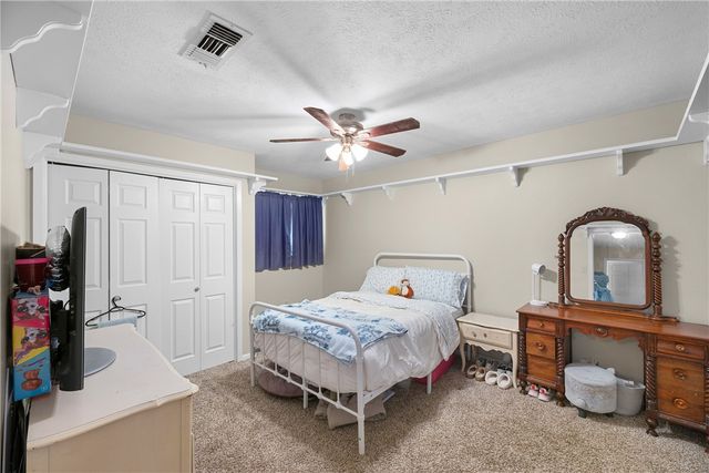 909 Westview Street, Bryan, TX 77802