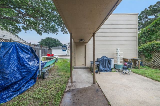 909 Westview Street, Bryan, TX 77802