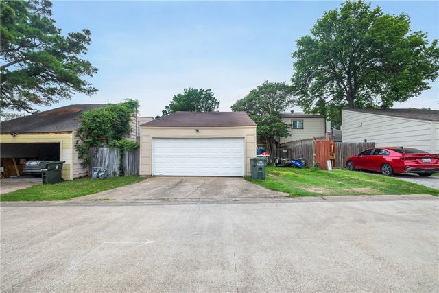 909 Westview Street, Bryan, TX 77802