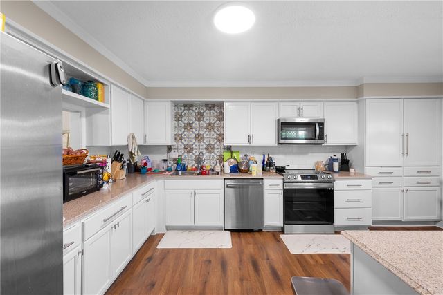 909 Westview Street, Bryan, TX 77802
