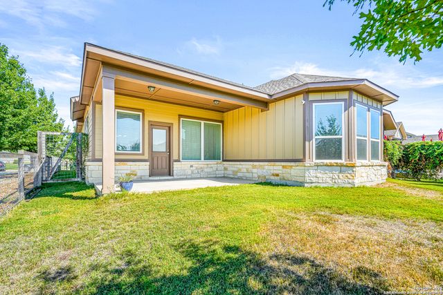 8713 STACKSTONE, Schertz, TX 78154