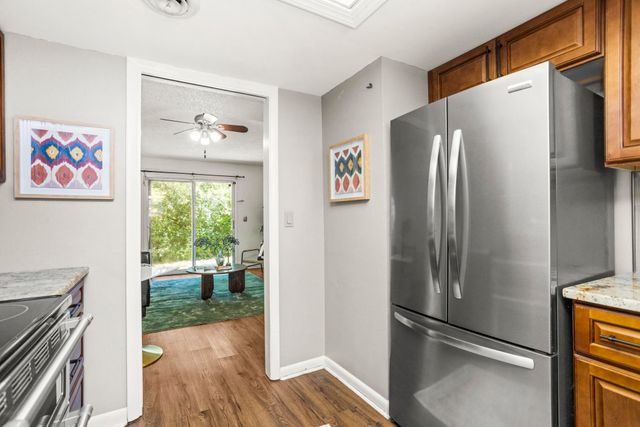 21 Vaughns Gap Rd Apt 16, Nashville, TN 37205