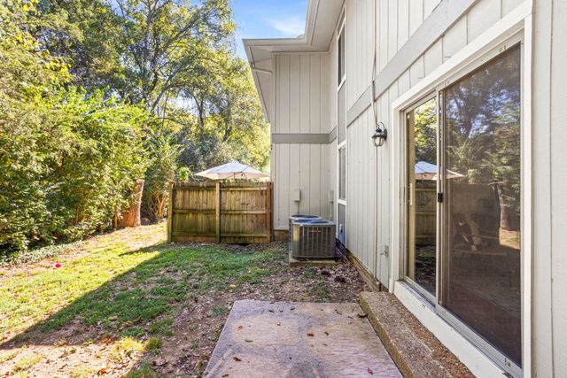 21 Vaughns Gap Rd Apt 16, Nashville, TN 37205