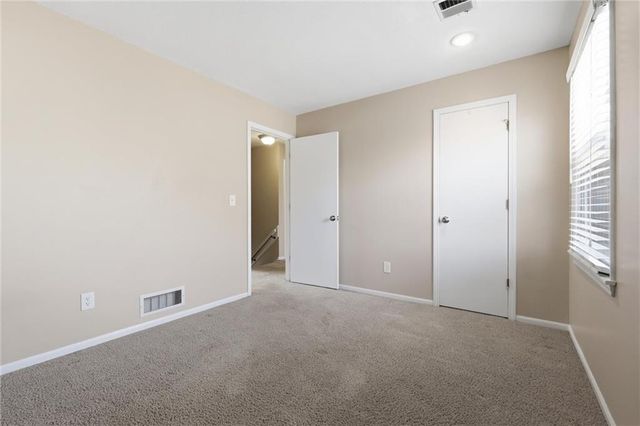 8014 Hall Street, Lenexa, KS 66219