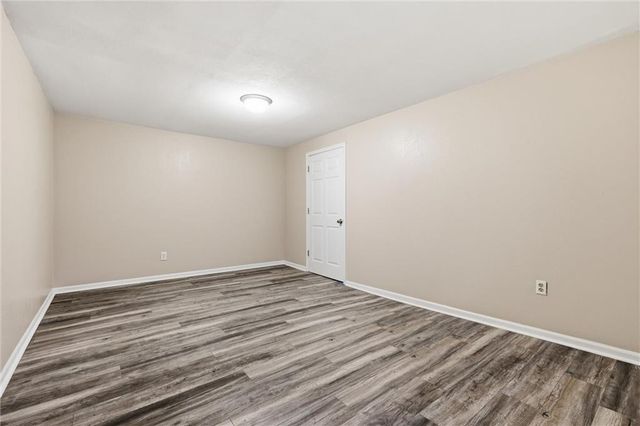 8014 Hall Street, Lenexa, KS 66219