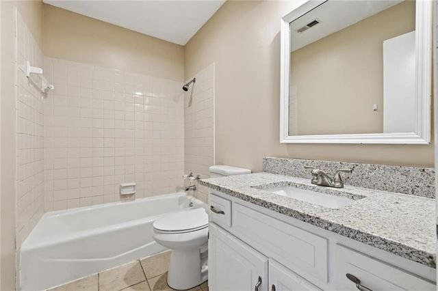 8014 Hall Street, Lenexa, KS 66219