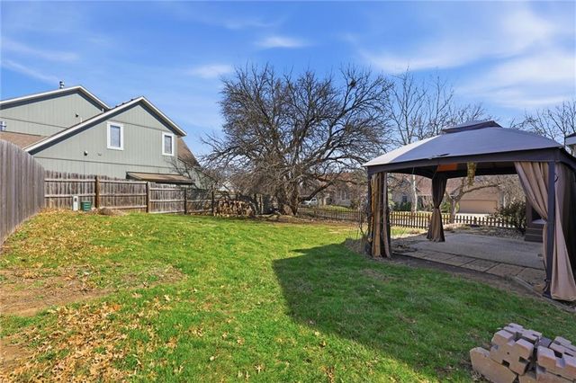 8014 Hall Street, Lenexa, KS 66219