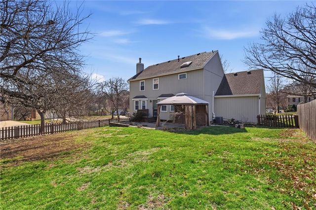 8014 Hall Street, Lenexa, KS 66219