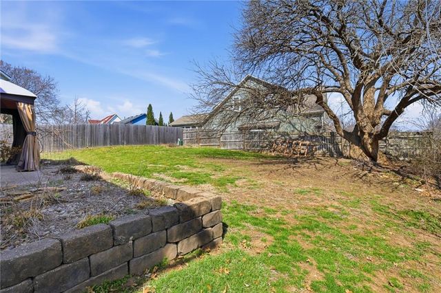 8014 Hall Street, Lenexa, KS 66219