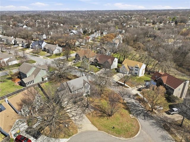 8014 Hall Street, Lenexa, KS 66219