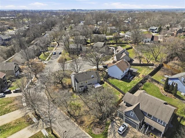 8014 Hall Street, Lenexa, KS 66219