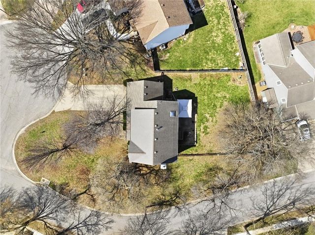 8014 Hall Street, Lenexa, KS 66219