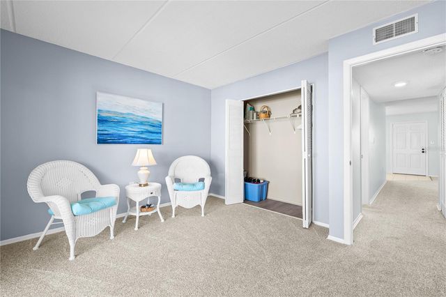 11720 PARK BOULEVARD 302, Seminole, FL 33772