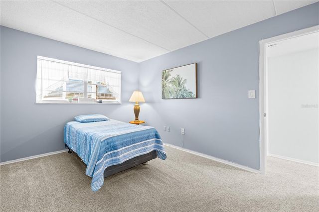 11720 PARK BOULEVARD 302, Seminole, FL 33772