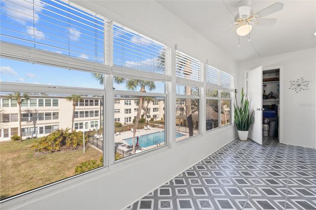 11720 PARK BOULEVARD 302, Seminole, FL 33772