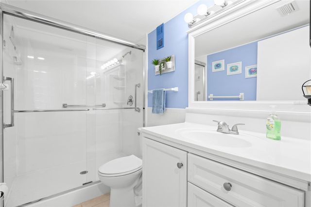 11720 PARK BOULEVARD 302, Seminole, FL 33772