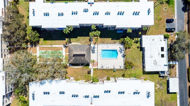 11720 PARK BOULEVARD 302, Seminole, FL 33772