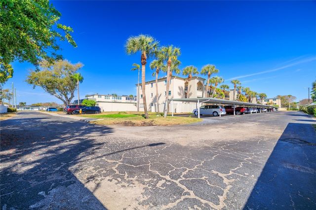 11720 PARK BOULEVARD 302, Seminole, FL 33772