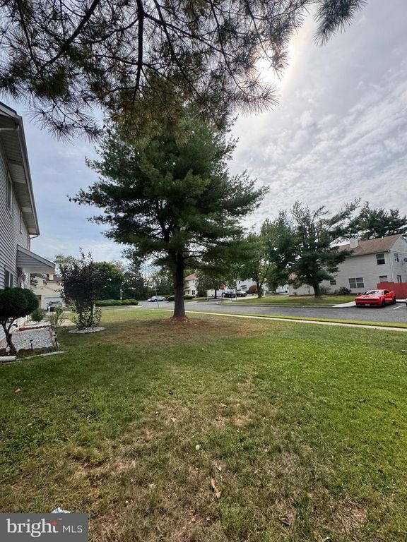 100 WYNDMOOR DR, Hightstown, NJ 08520
