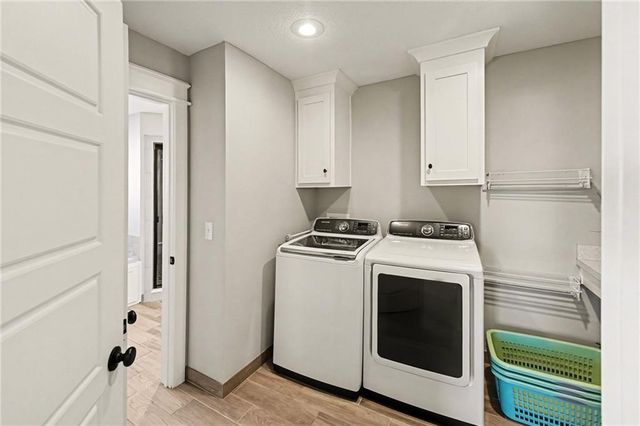 16538 S Lichtenauer Drive, Olathe, KS 66062