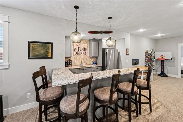 16538 S Lichtenauer Drive, Olathe, KS 66062