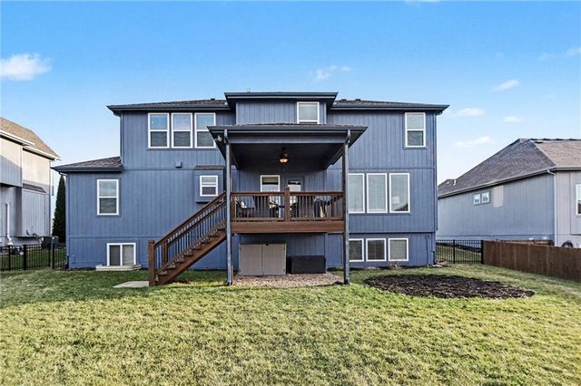 16538 S Lichtenauer Drive, Olathe, KS 66062