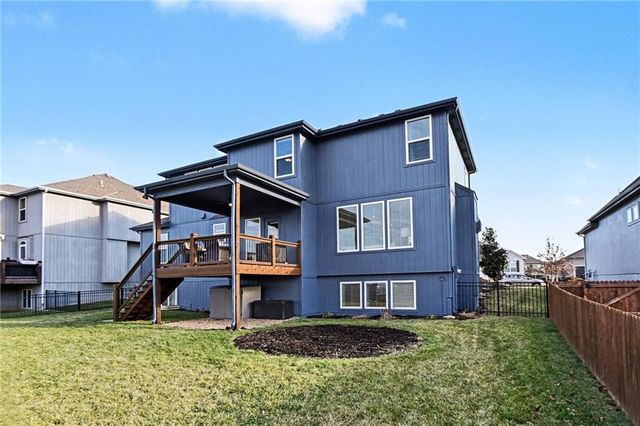 16538 S Lichtenauer Drive, Olathe, KS 66062