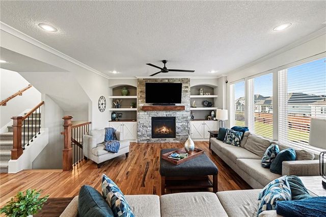 16538 S Lichtenauer Drive, Olathe, KS 66062